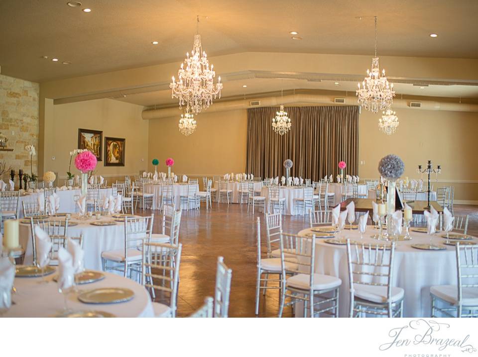 7 Moffit Oaks Wedding Venue